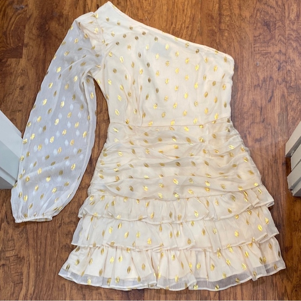 One shoulder dress